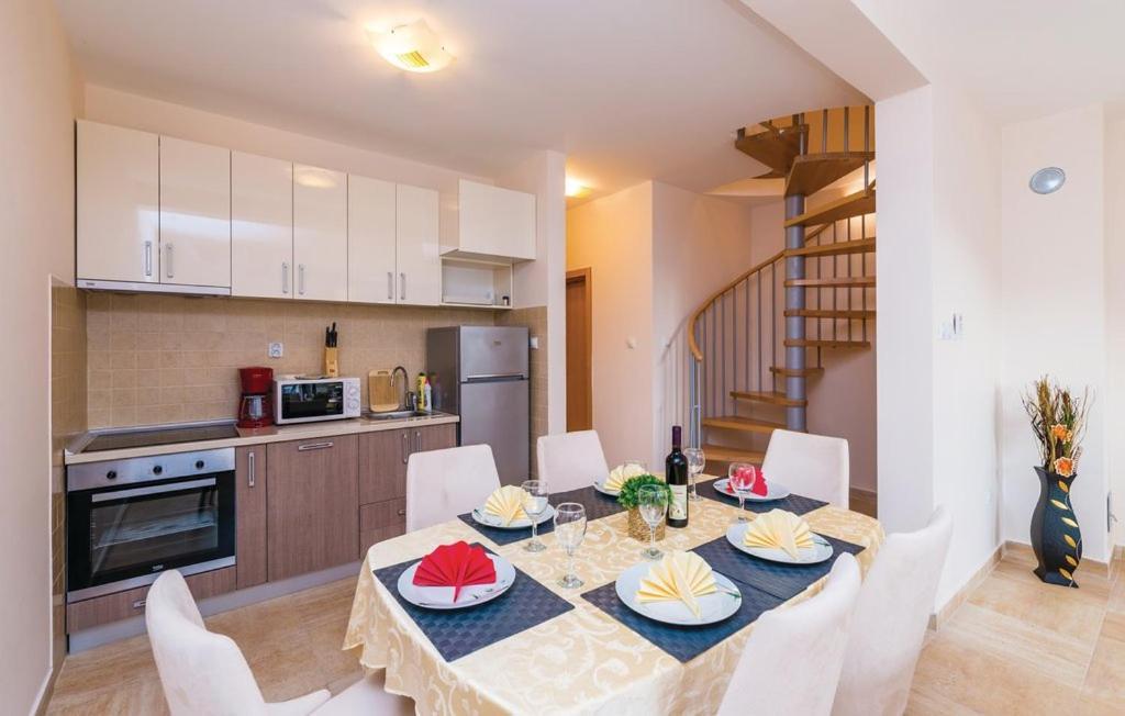 Port Adria Apartments คาเมนาริ ภายนอก รูปภาพ