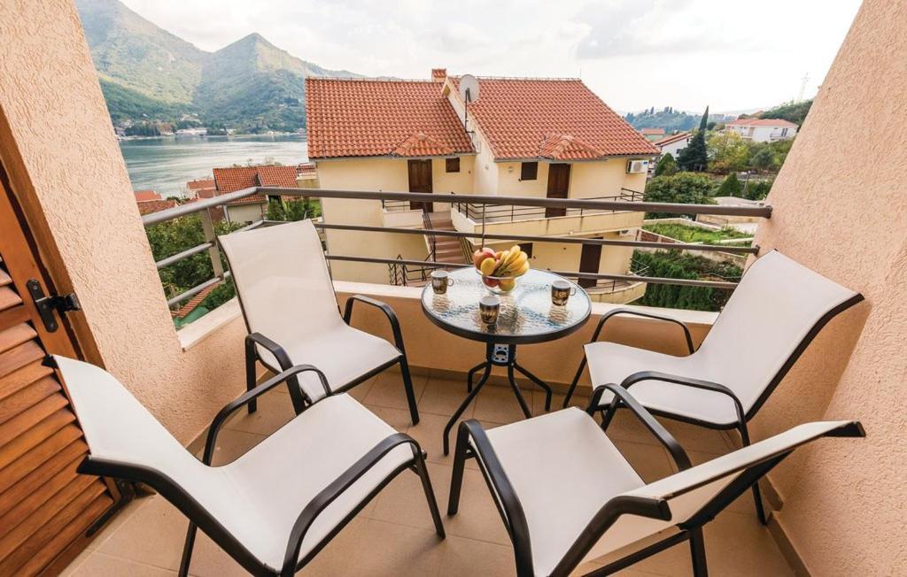Port Adria Apartments คาเมนาริ ภายนอก รูปภาพ